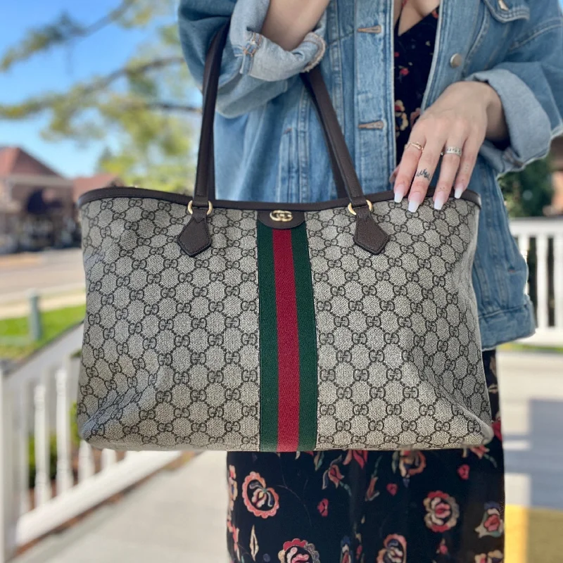 Ladies Gucci Dionysus bags with a star - shaped charmGucci Ophidia GG Medium Tote