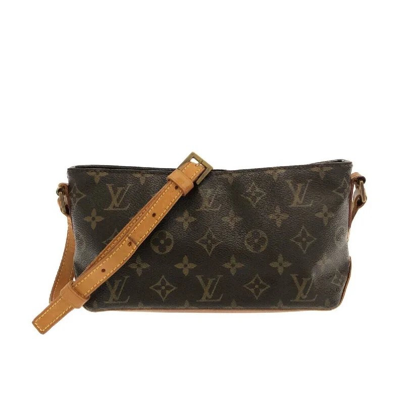 Louis Vuitton Twist bags with a contrast - colored interior for visual interestLouis Vuitton Monogram Trotteur Crossbody Bag M51240