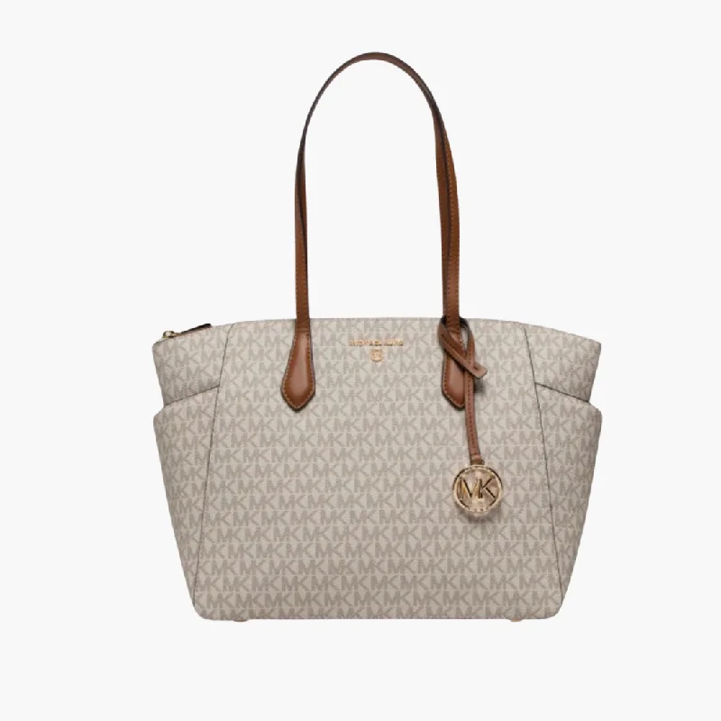 Michael Michael Kors Bags for art gallery openings in an elegant styleMichael Kors Marilyn Bag