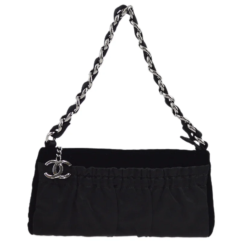 Chanel bags for the minimalist fashionChanel Black Satin Chain Handbag