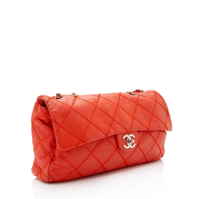 Chanel bags for a polished and professional appearanceChanel Lambskin Ultimate Stitch Flap Bag (XK6hTr)