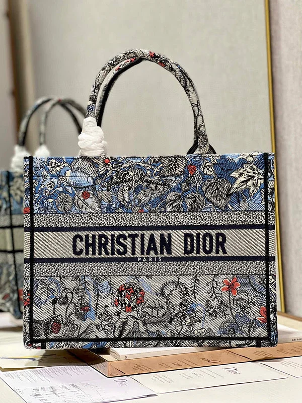 Christian Dior bags with a zip - top closure and multiple compartmentsDior Bag